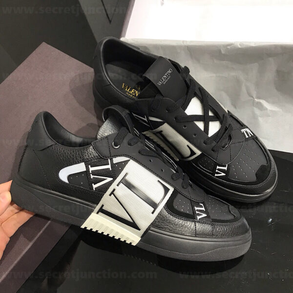 Valentino Garavani VL7N – “Black” - Image 3